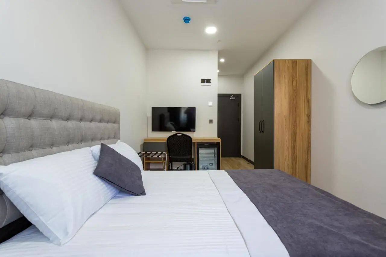 Atm Suit Otel