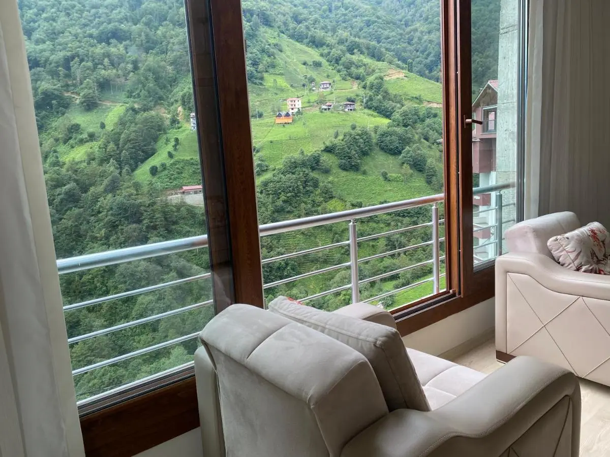 Komilo Homes - Functional Modern Suite