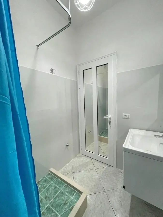 Villa Joli - Spacious Houses with Yard & Parking in Central Vlore