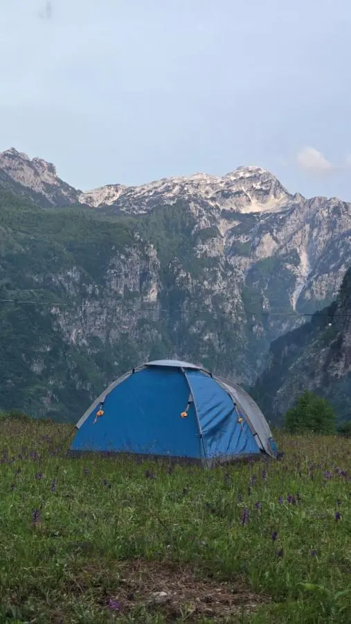 Thethi 360 grade - Camping & Rooms