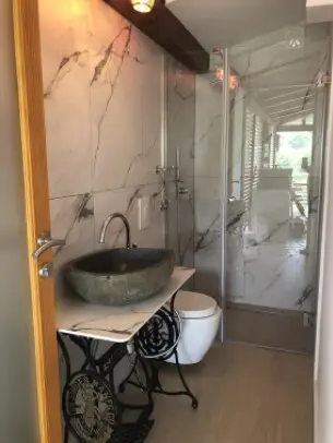 Luxury 2 bedroom apartment with pool