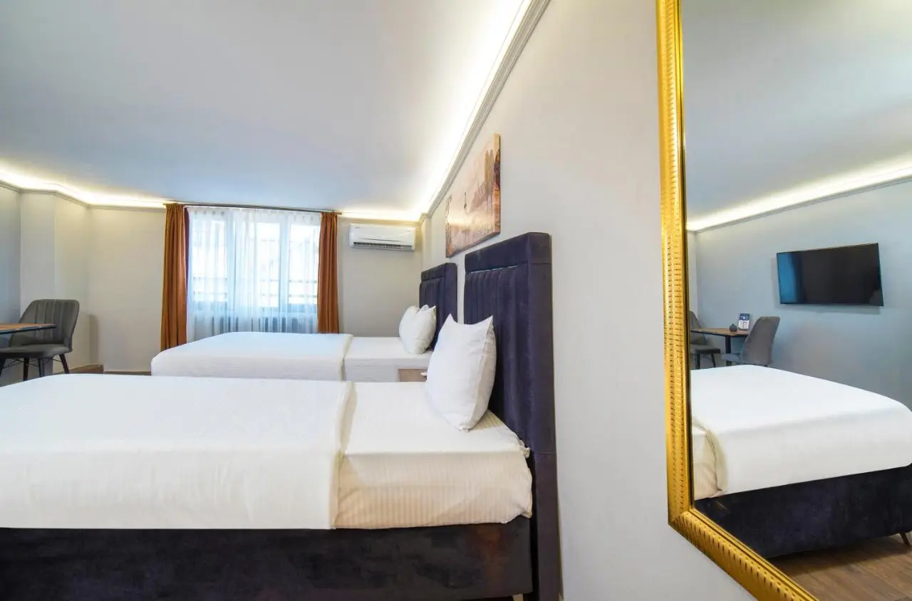 Zendy Suite Hotel