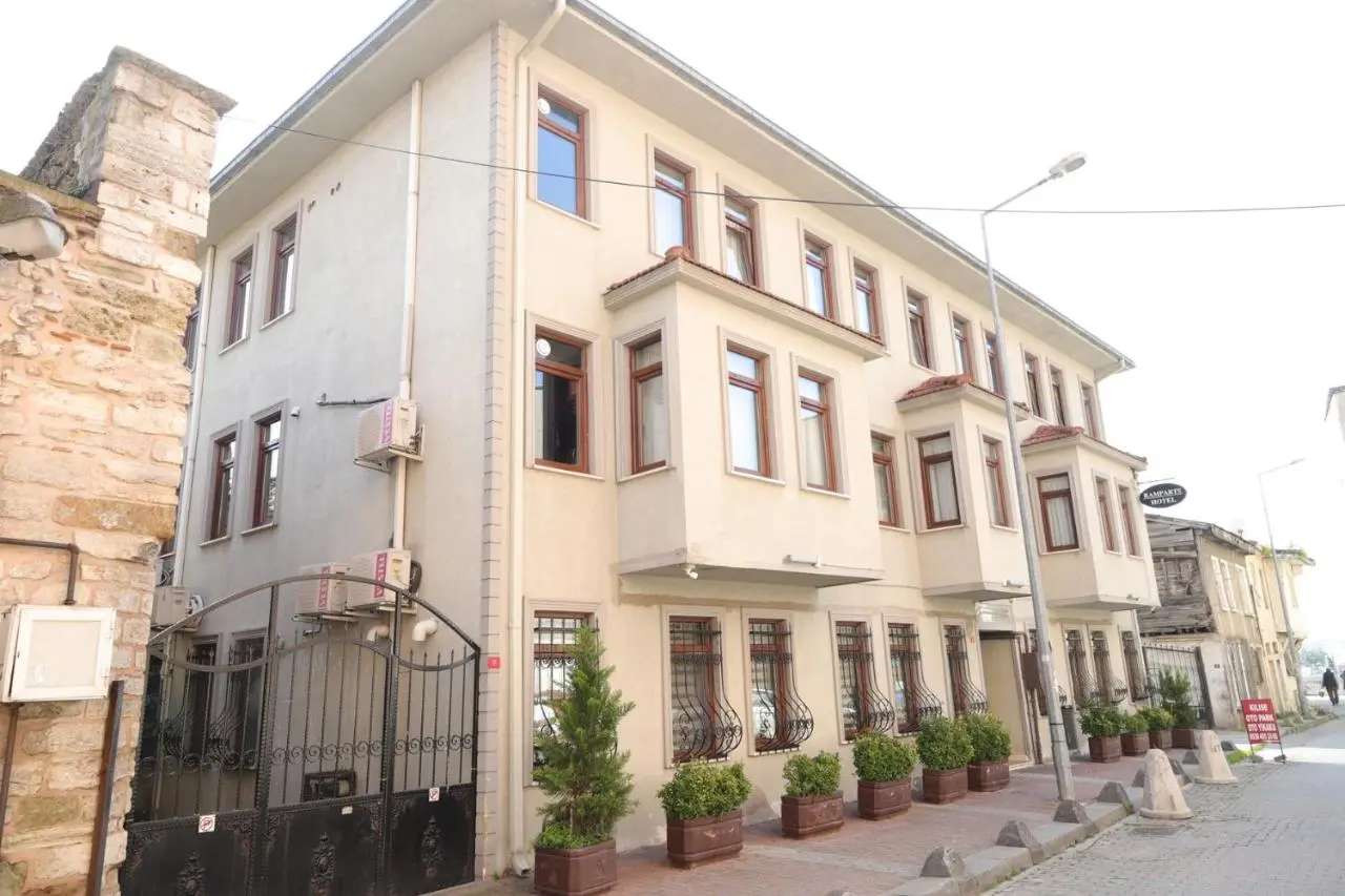 Ramparts Hotel