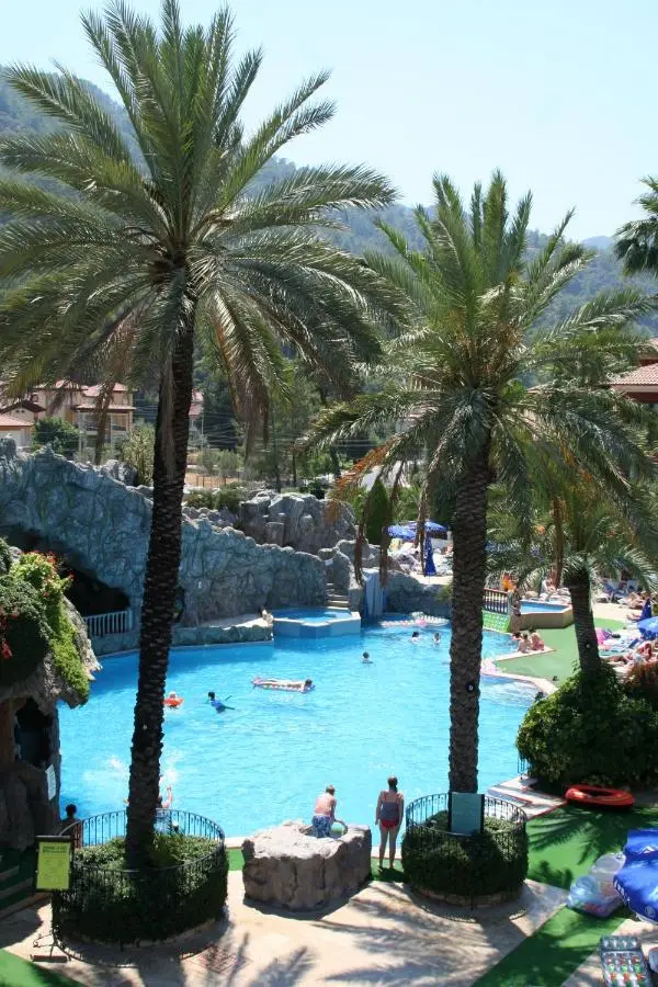 Grand Aquarium