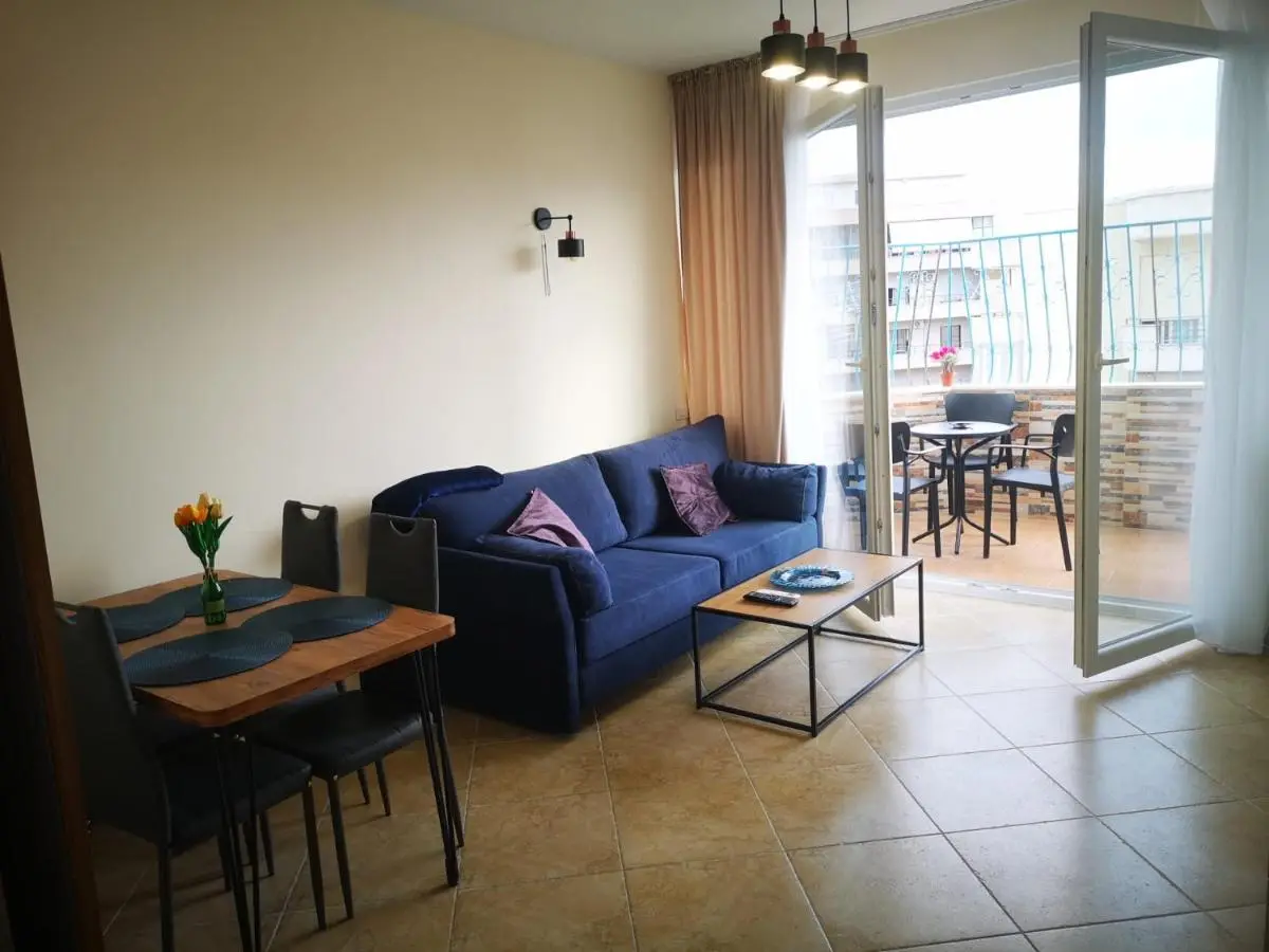 Riviera Deluxe Apartments
