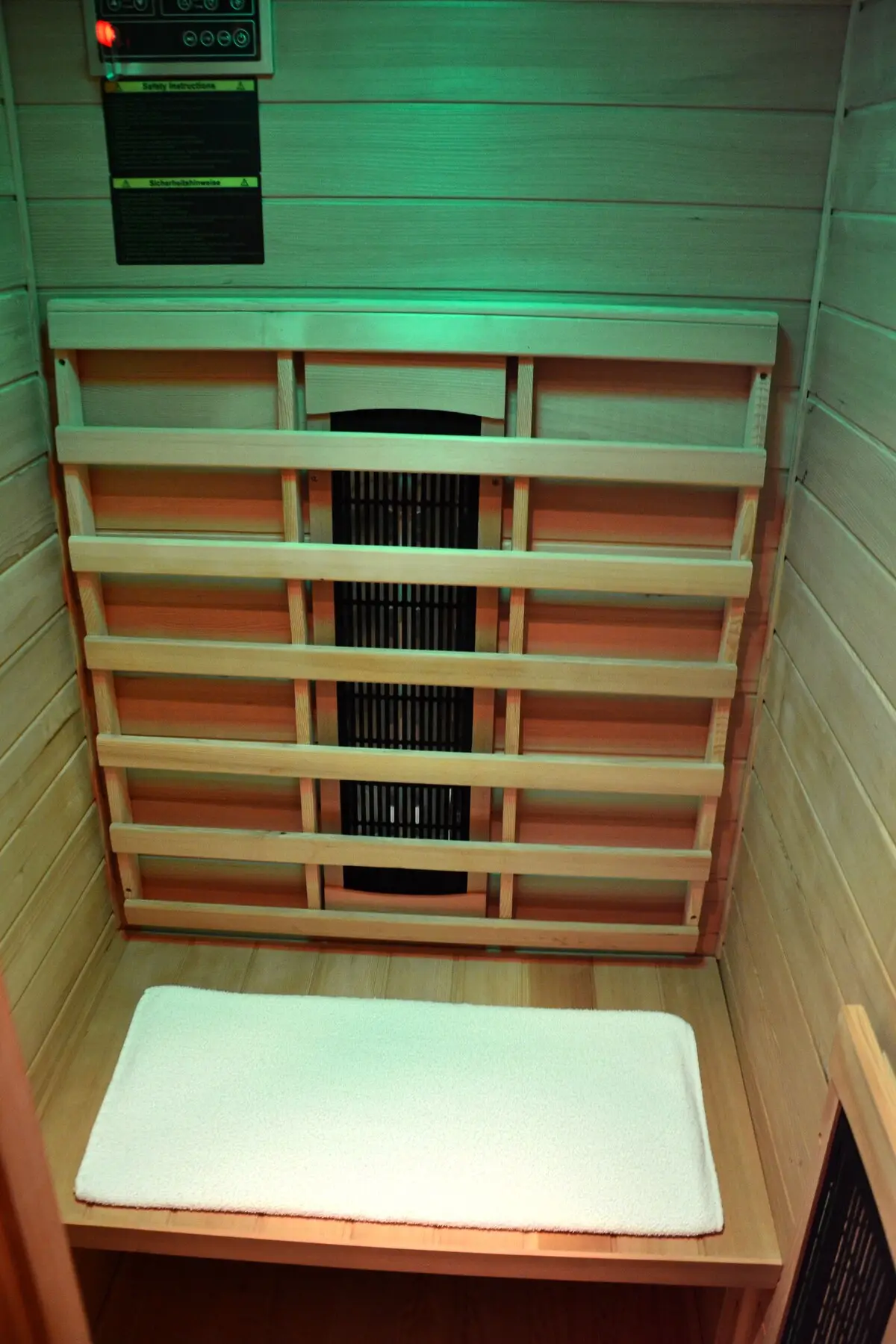 Beautiful Artistic Apartment with  free parking