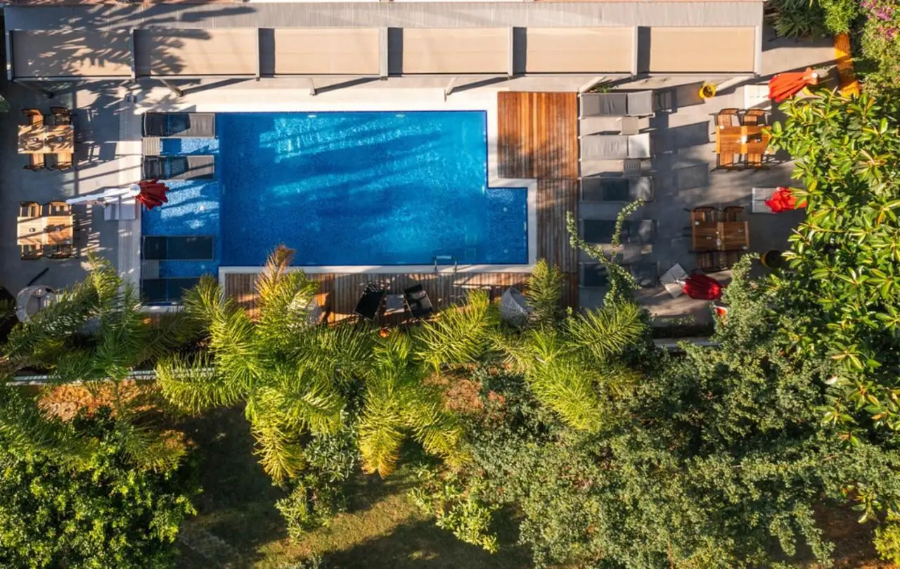 Laren Sea Side Hotel Spa
