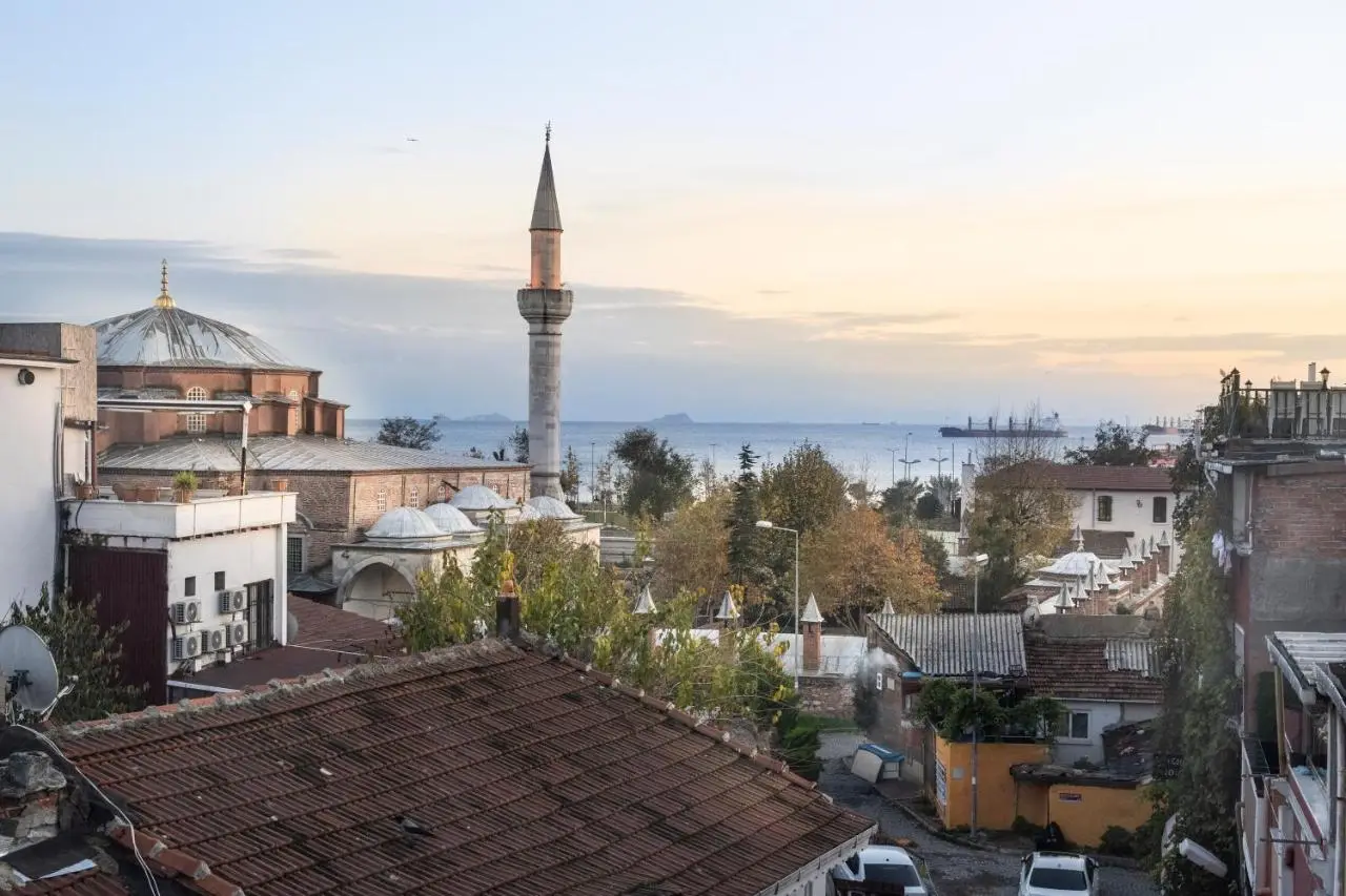 AYKA APART SUiTES OLD CITY