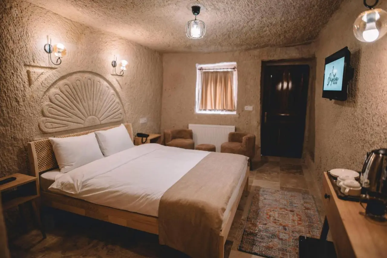 DAPHNE CAVE HOTEL