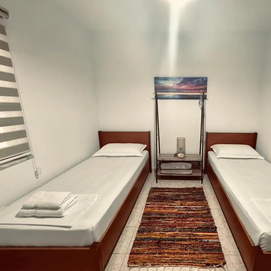 Hi5 Rooms
