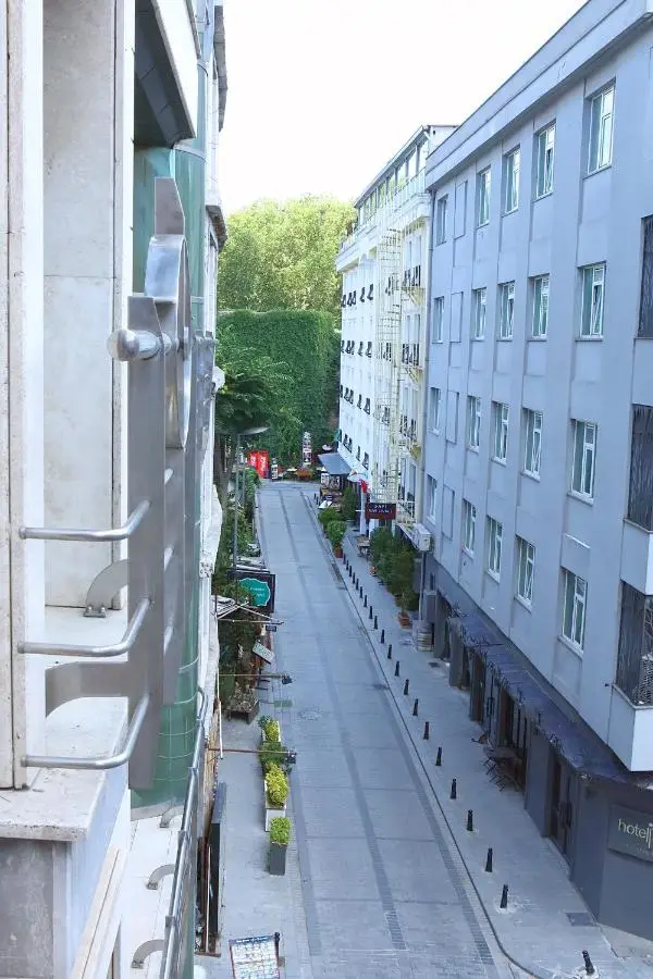 the Amara Hotel