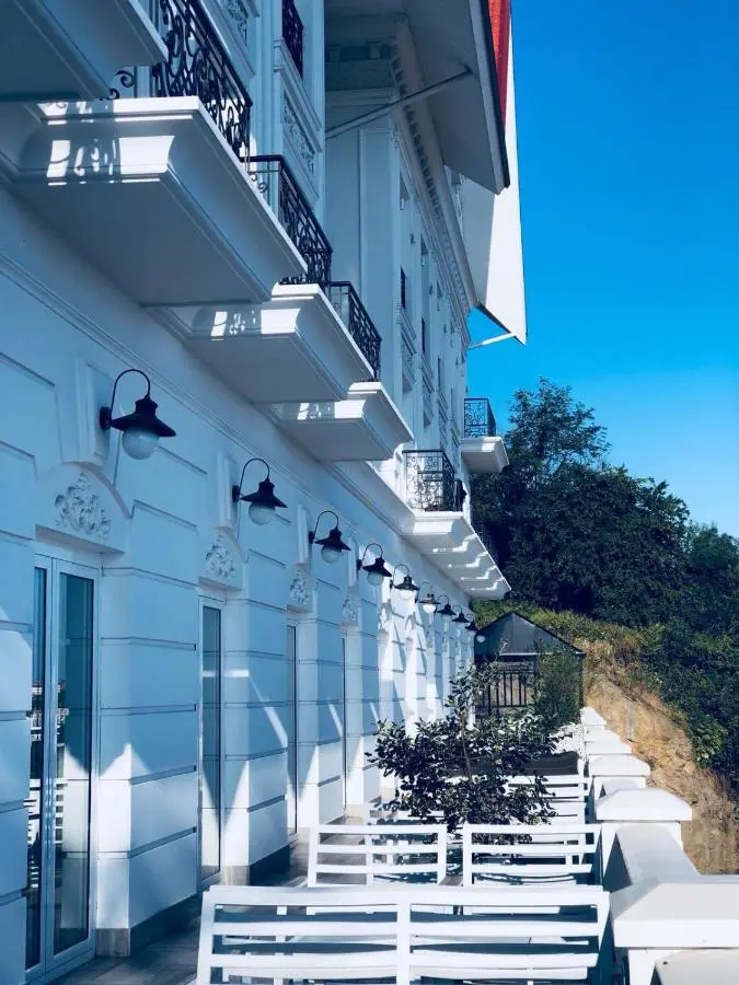 Mell Hotel