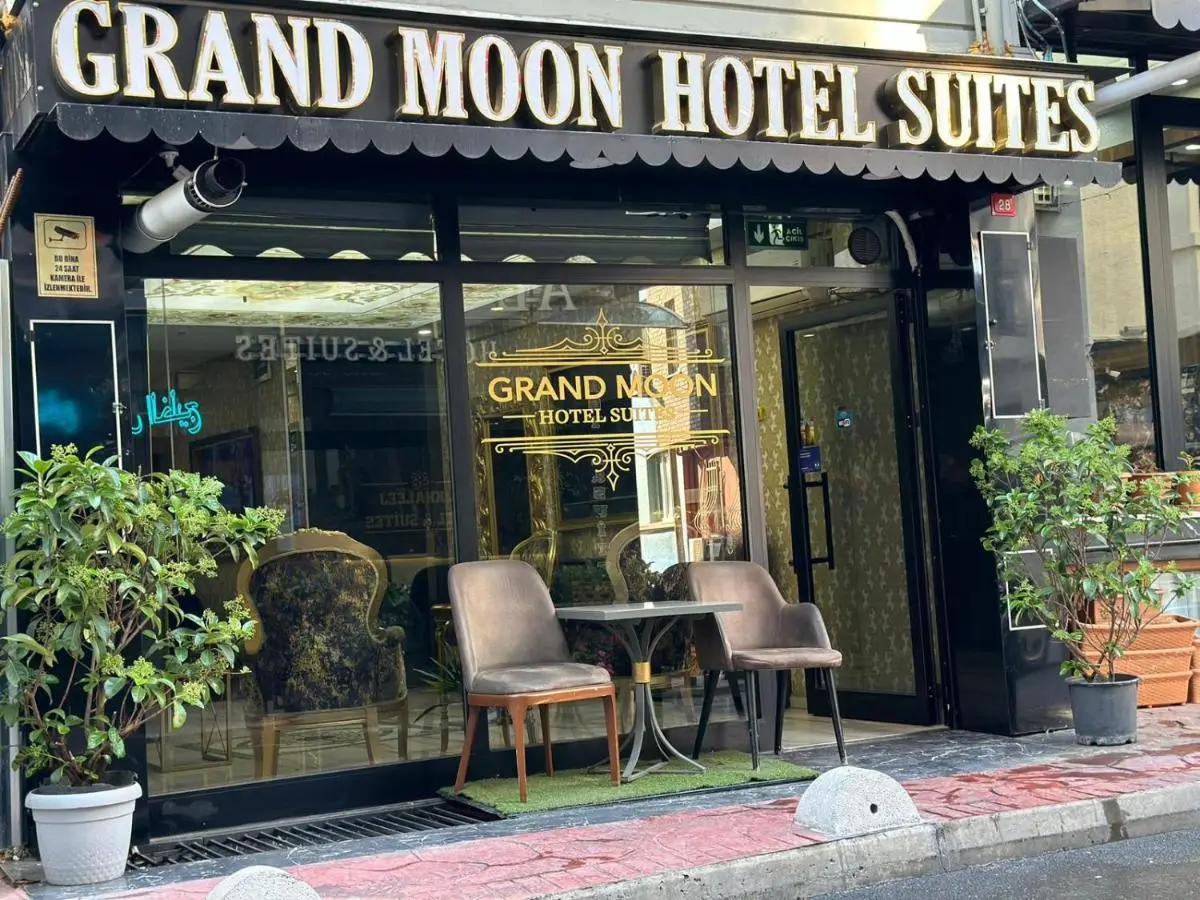 Grand Moon Hotel Suites