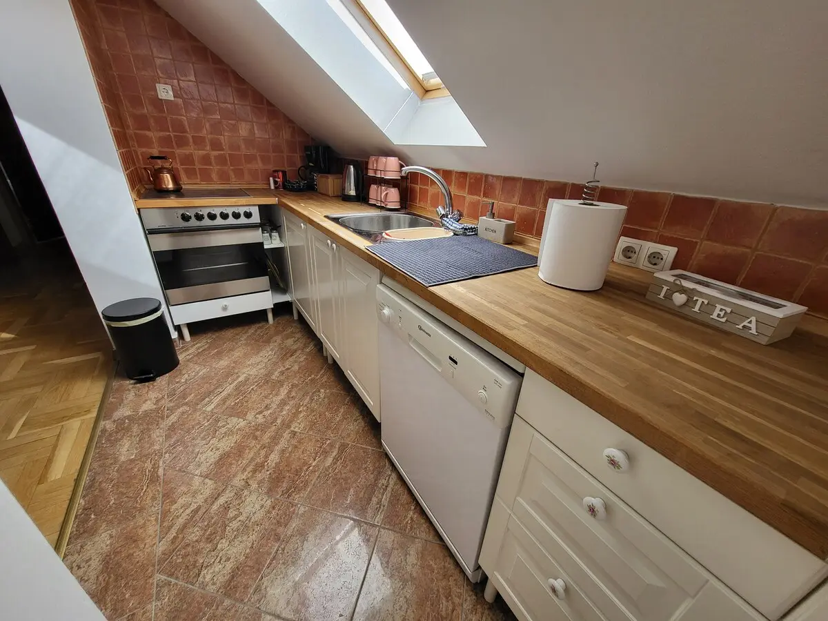 Superior 2   106m2 Apartment A/C free Parking