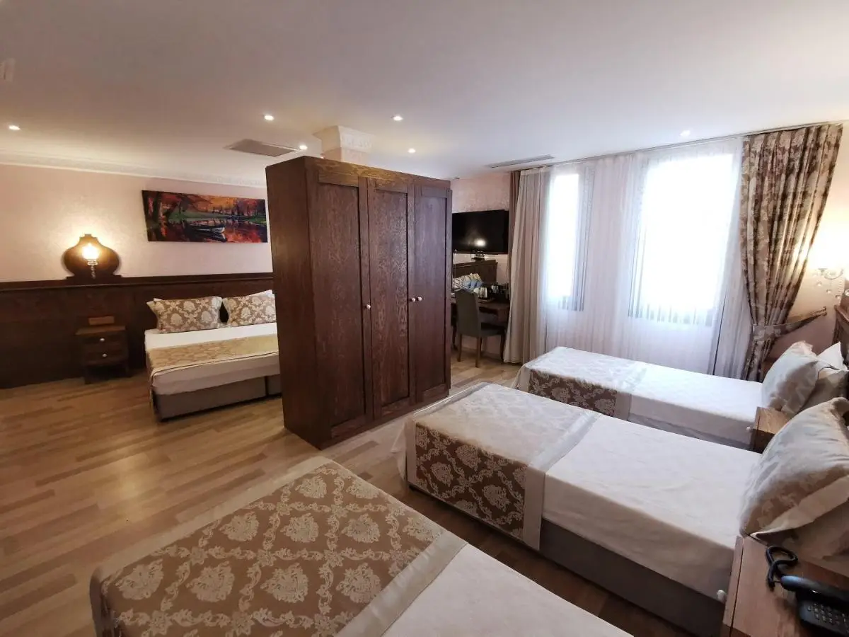 Perapolis Hotel