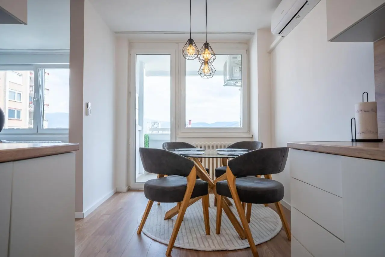 Skyline Apartment