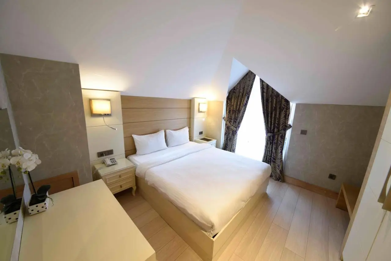 Le Mirage Hotel