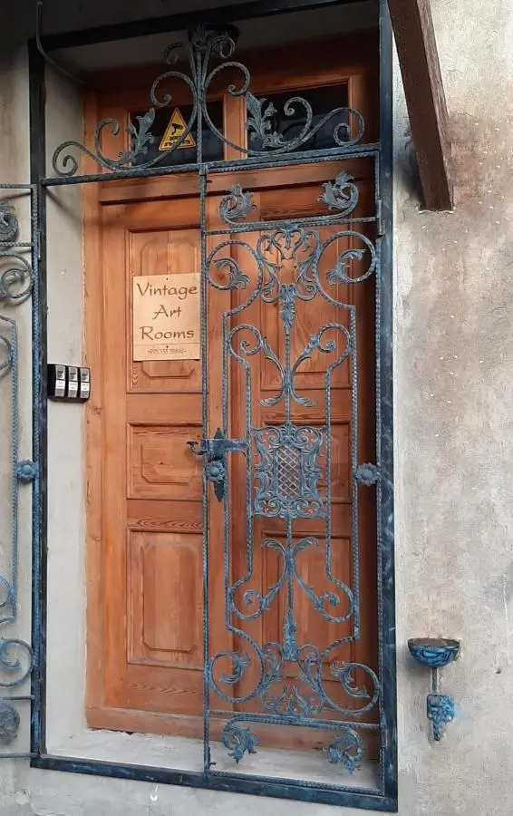 Vintage Art Rooms
