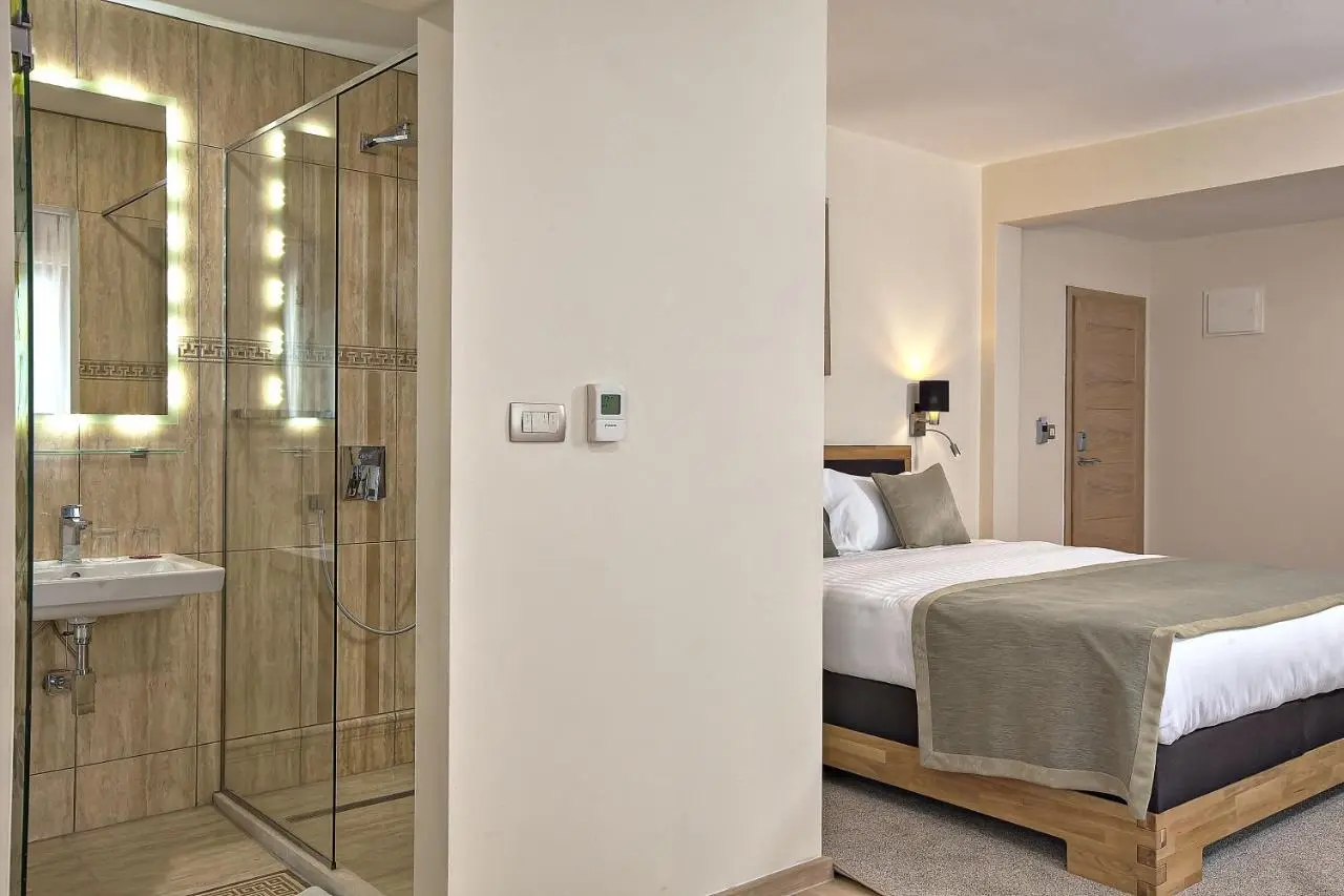 Hotel Aziza