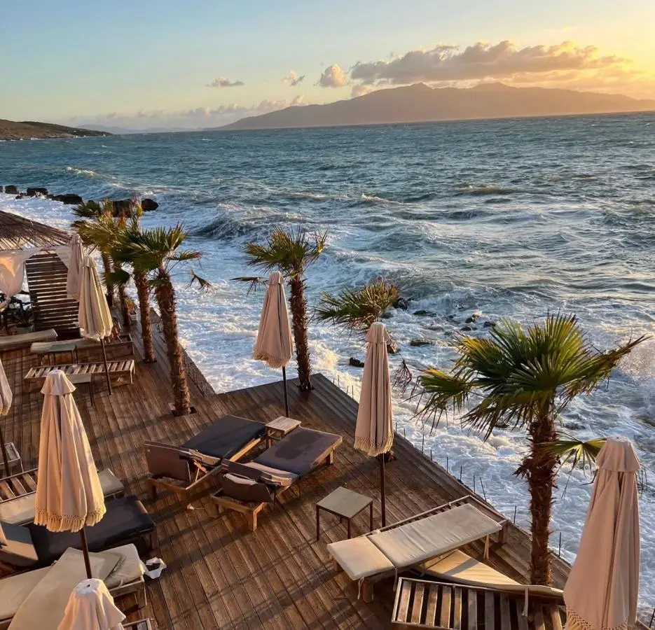 K&T Infinity View Seaside Apartment
