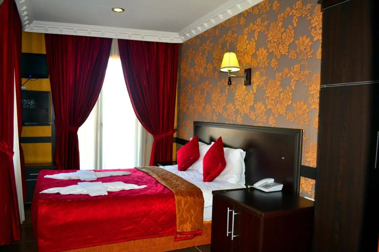 Ares Hotel