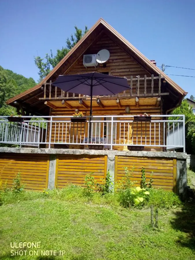 Brvnara Pliva 20m jezero rostilj Relax in Nature