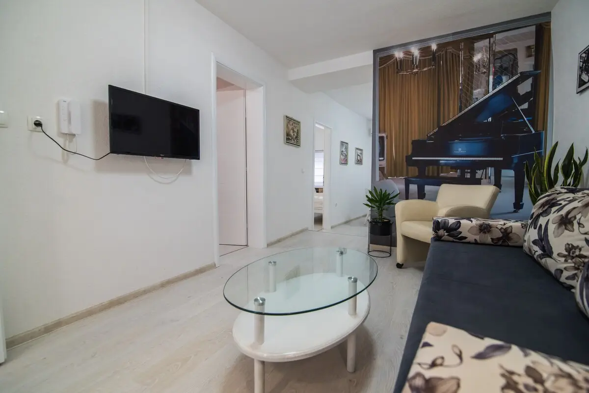 Love Apartment 2