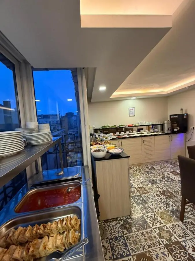 Pera Arya Hotel