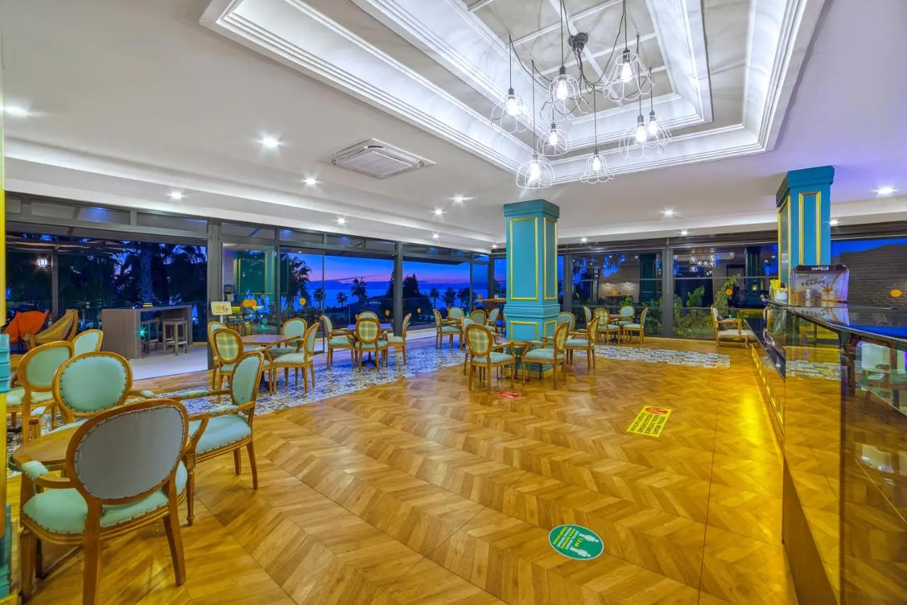 Justiniano Park Conti