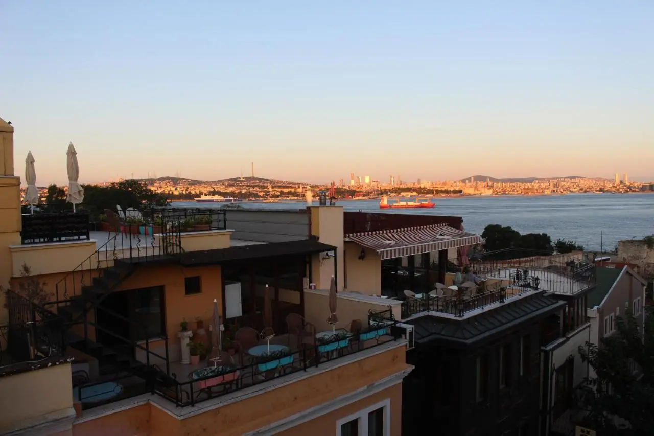Hotel Peninsula