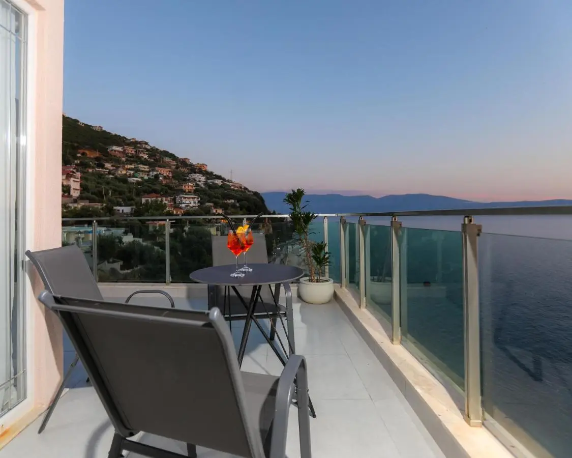 Toto Hotel & Apartments