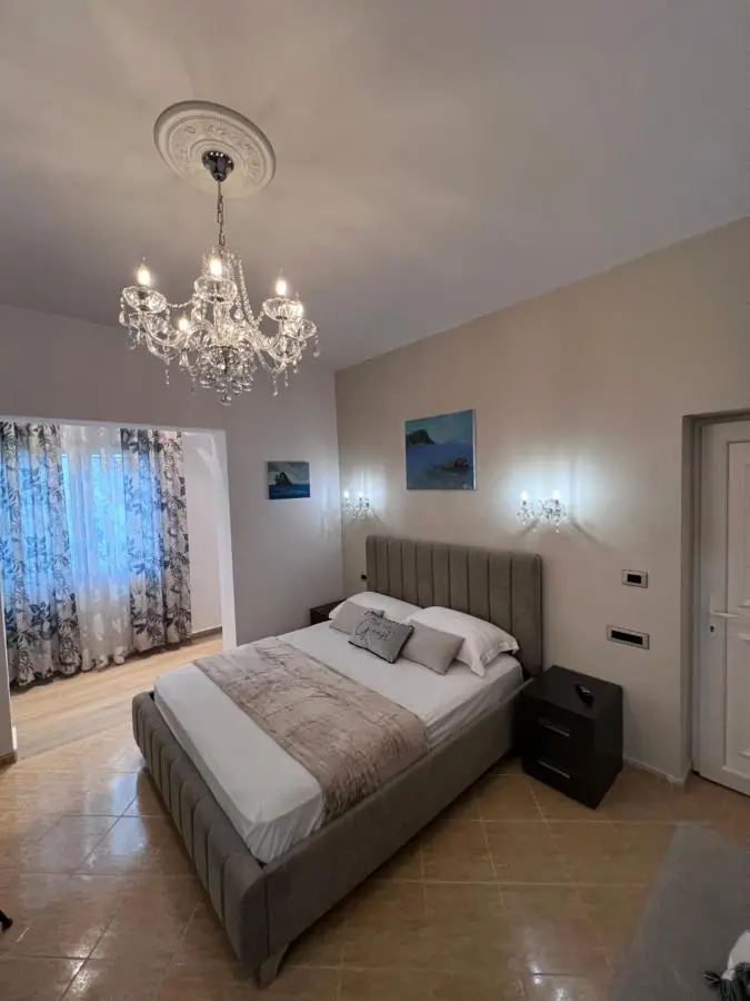 White Star Villa - Studio Apartments with Parking