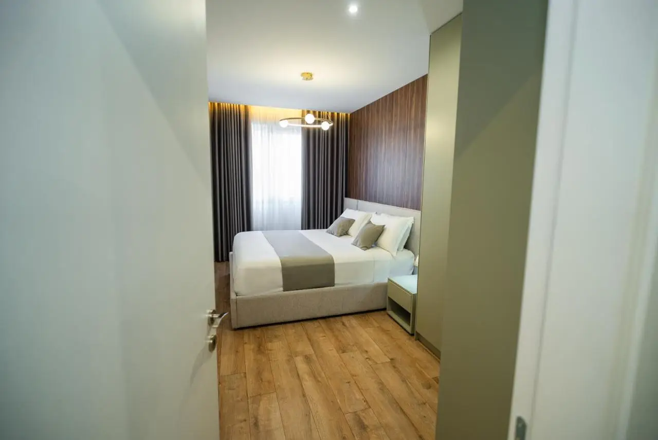 Home Select Tirana 6