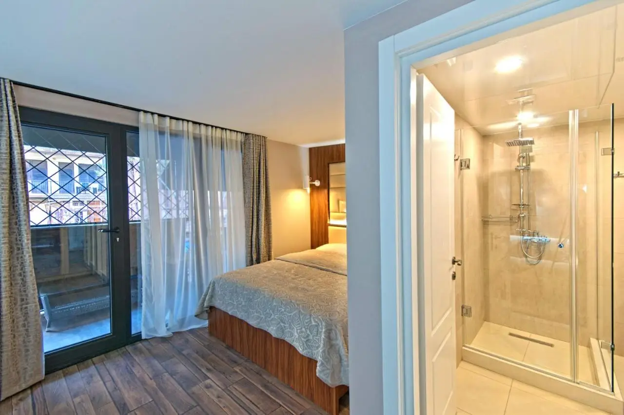 Sakhli at Chavchavadze ave 15