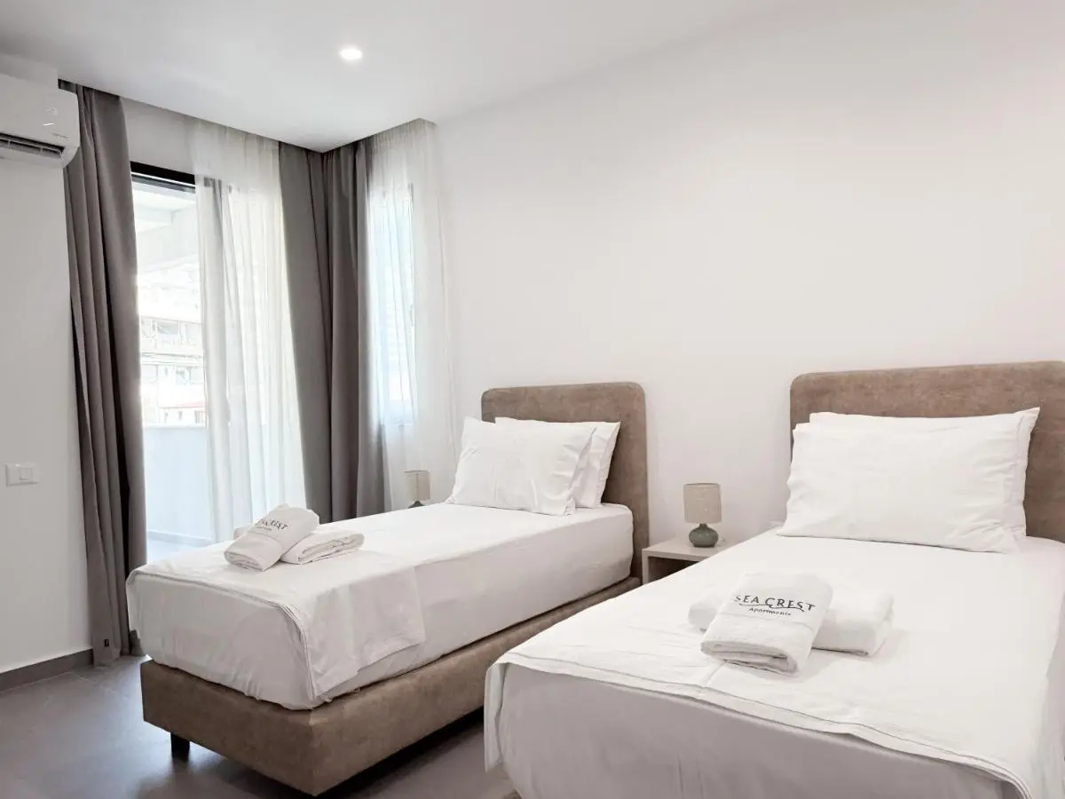 Sea Crest Apartments
