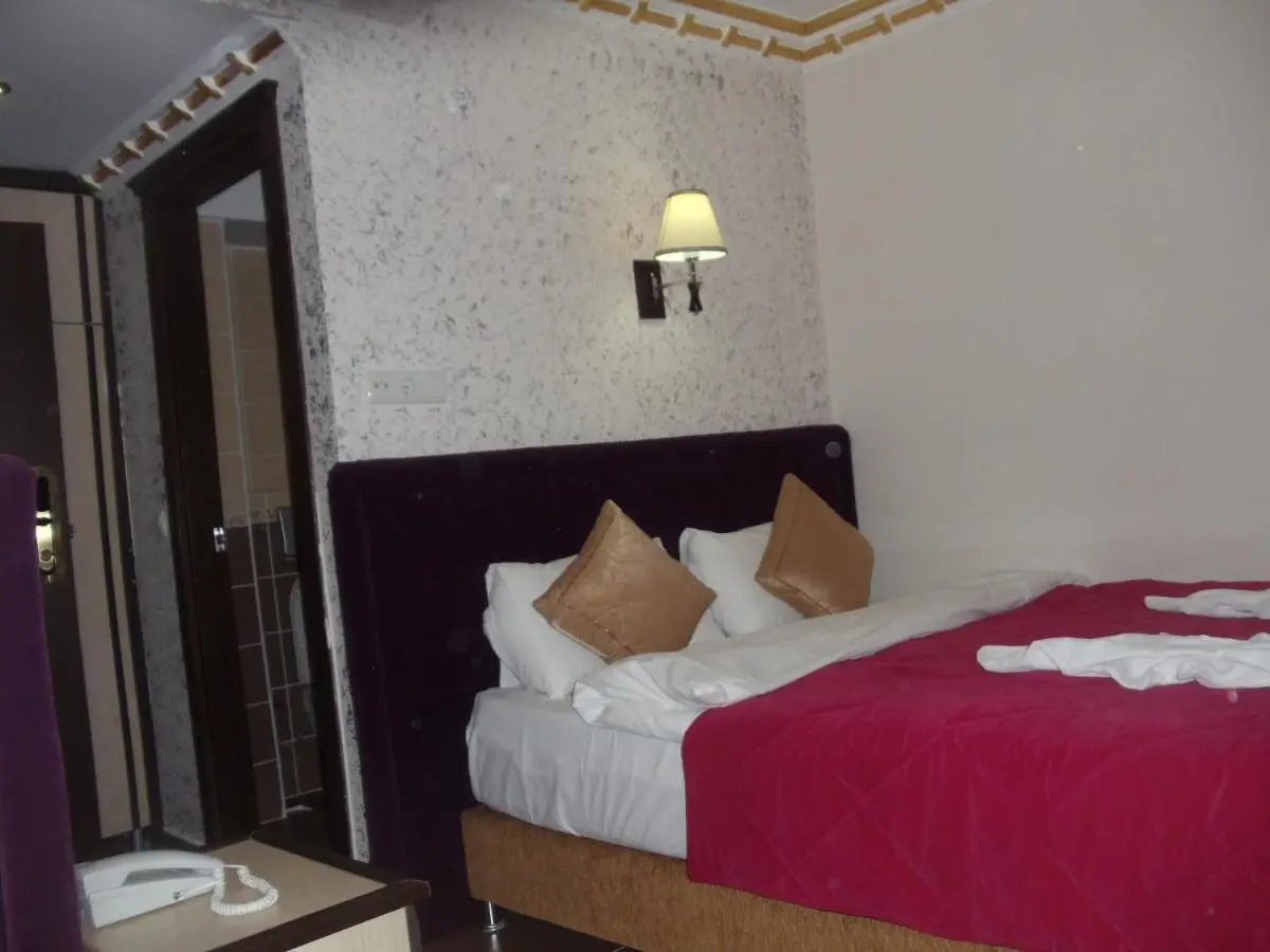 Ares Hotel