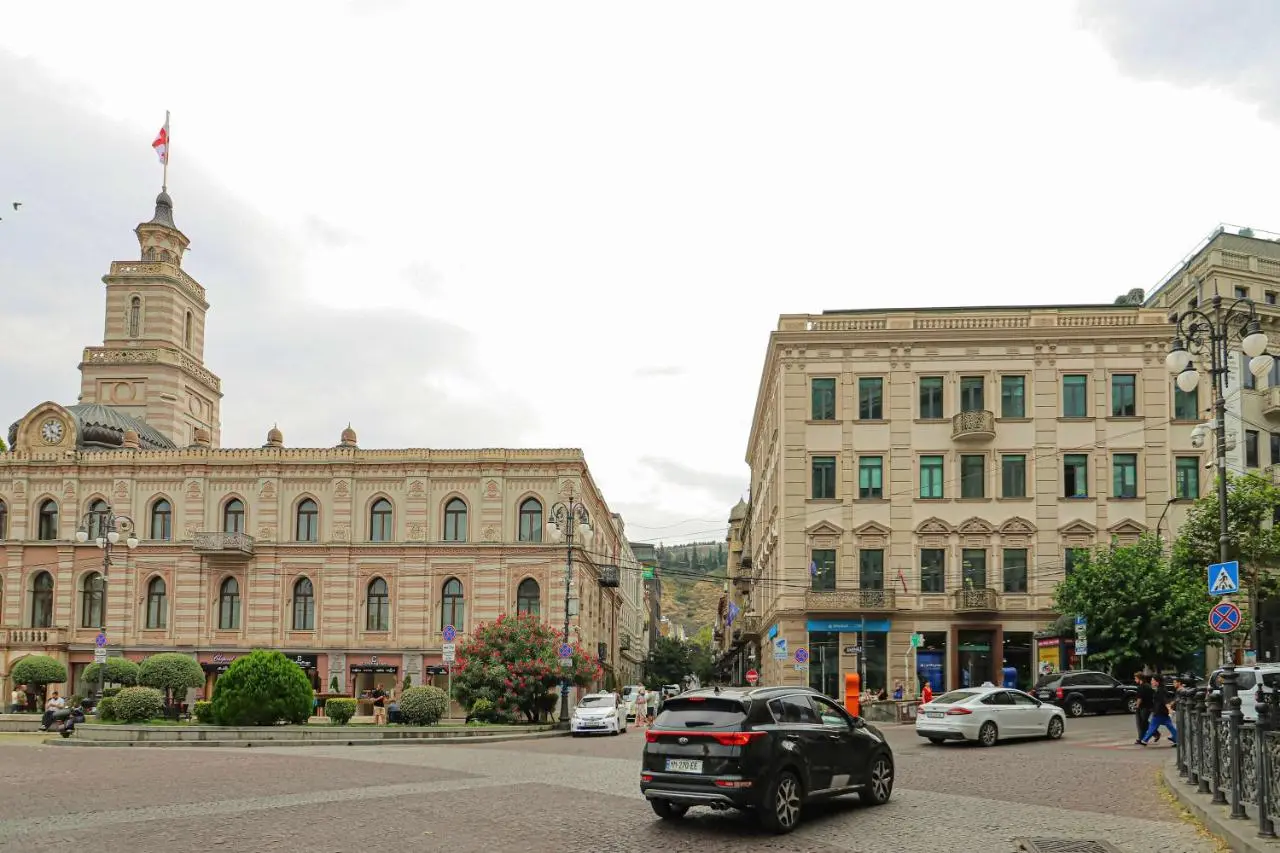 1-BR Apt in Central Tbilisi by Wehost