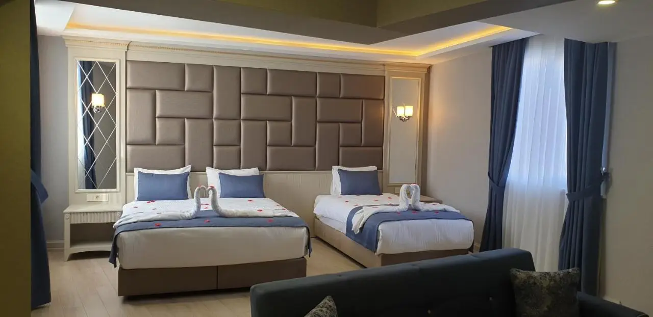 Martinenz Hotel Old City