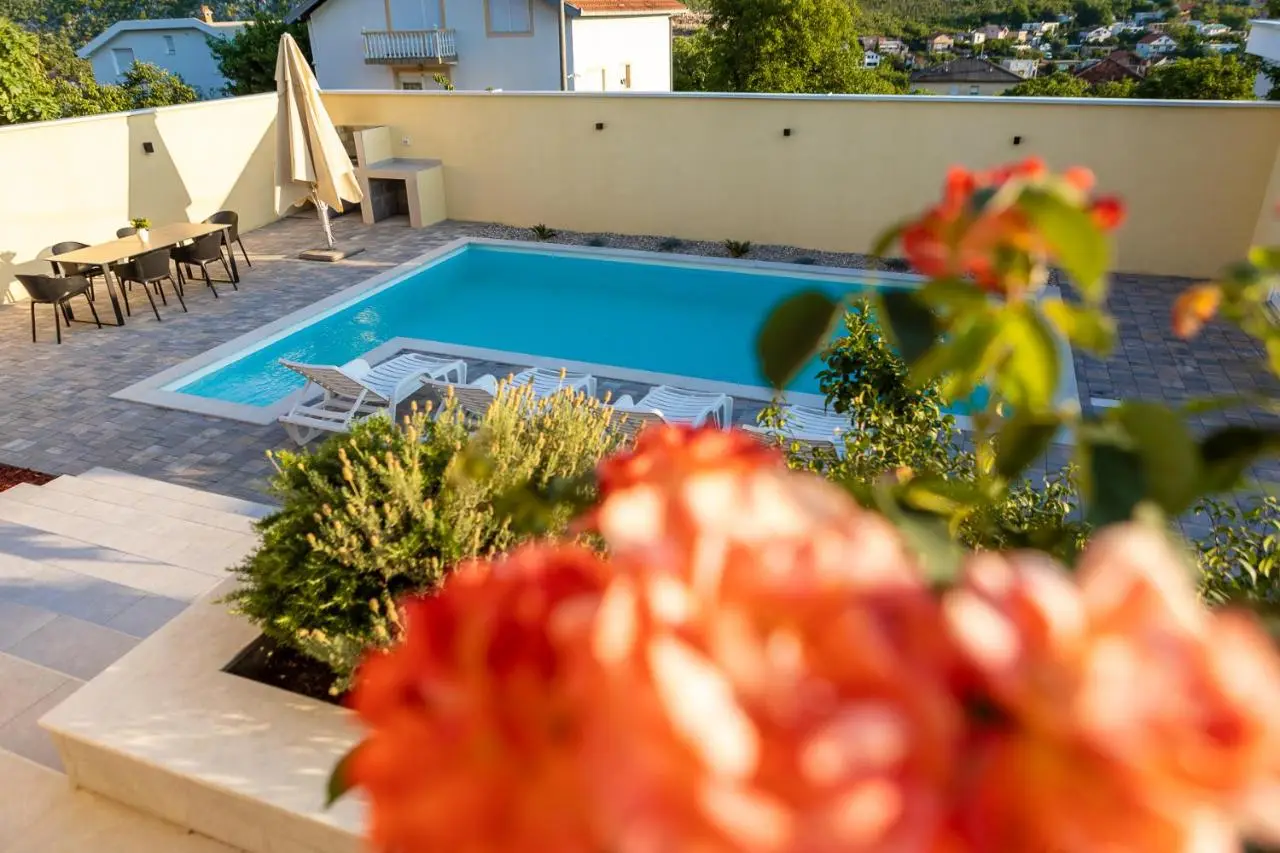 Villa Bona - Private Pool Oasis