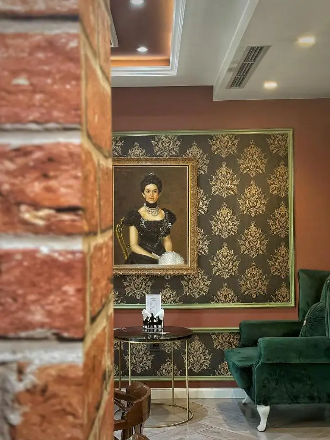 Hotel Queen