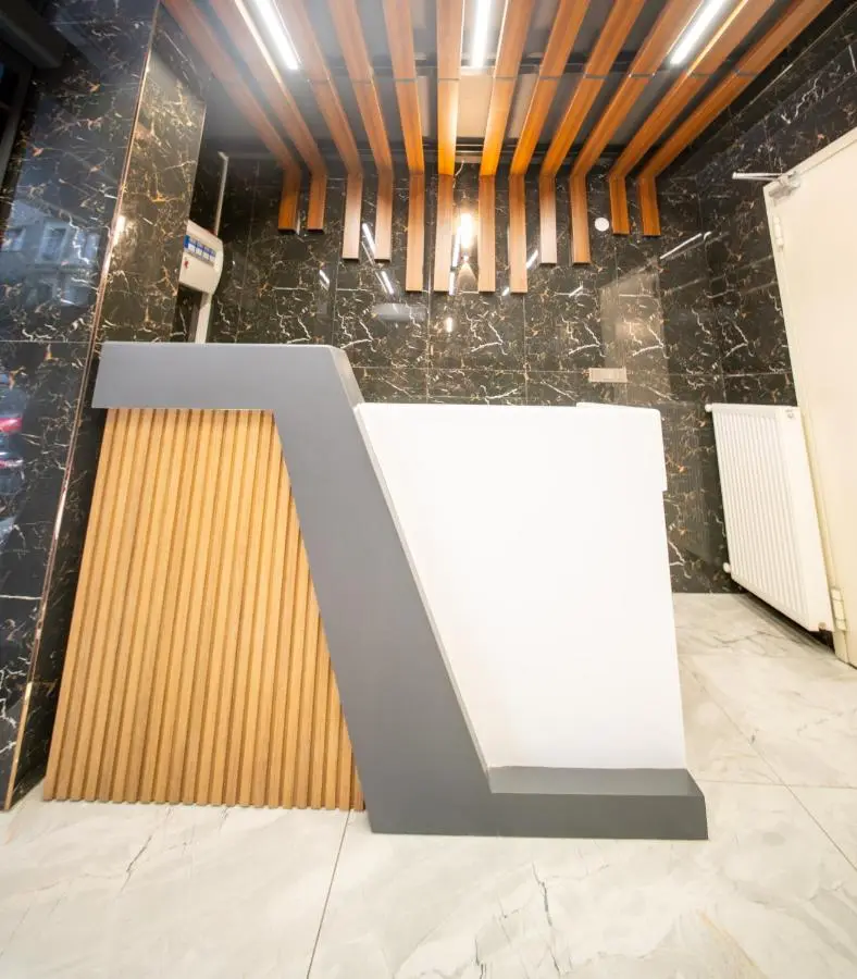 Zirvesta Otel