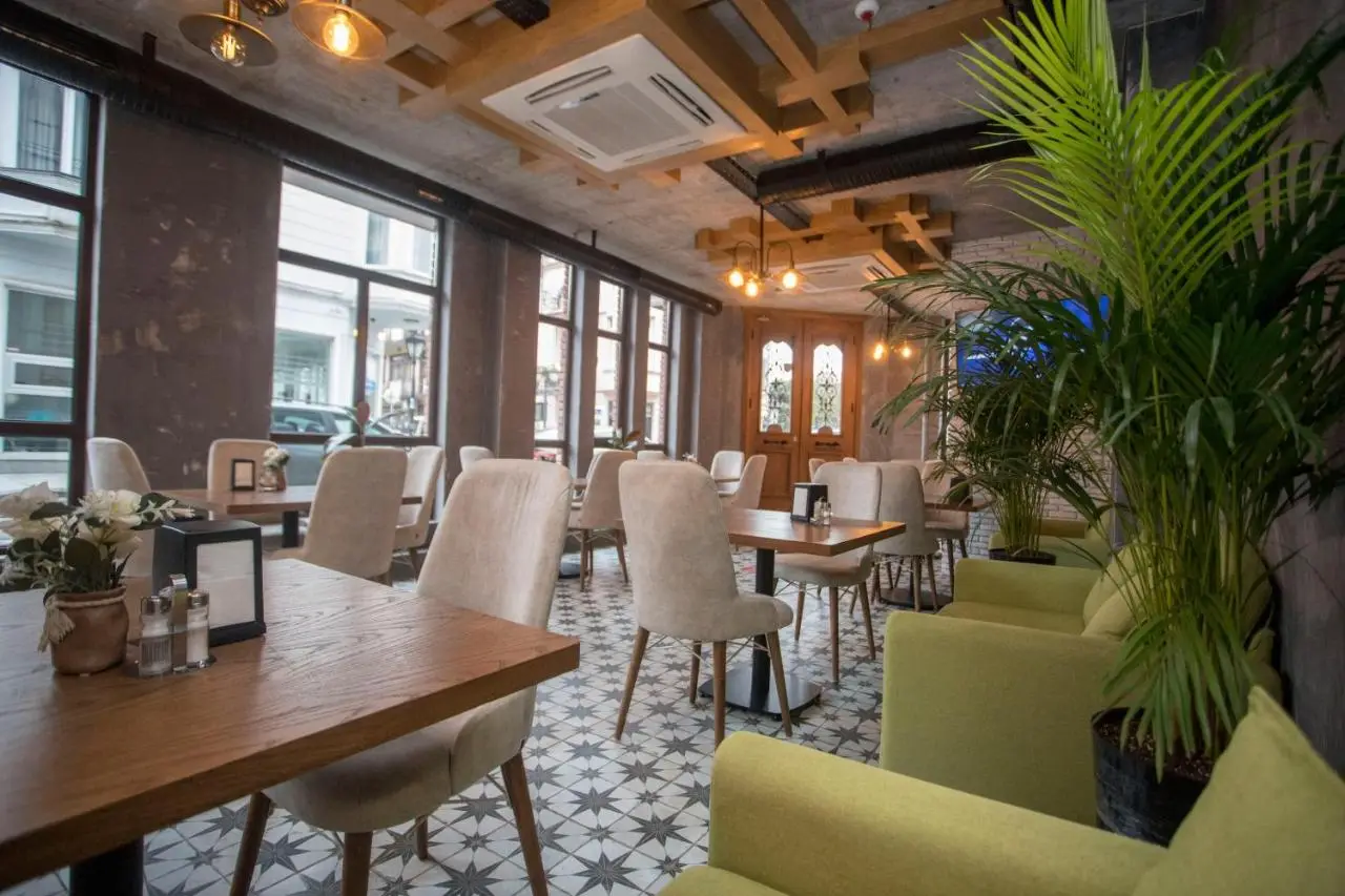 Hotel London