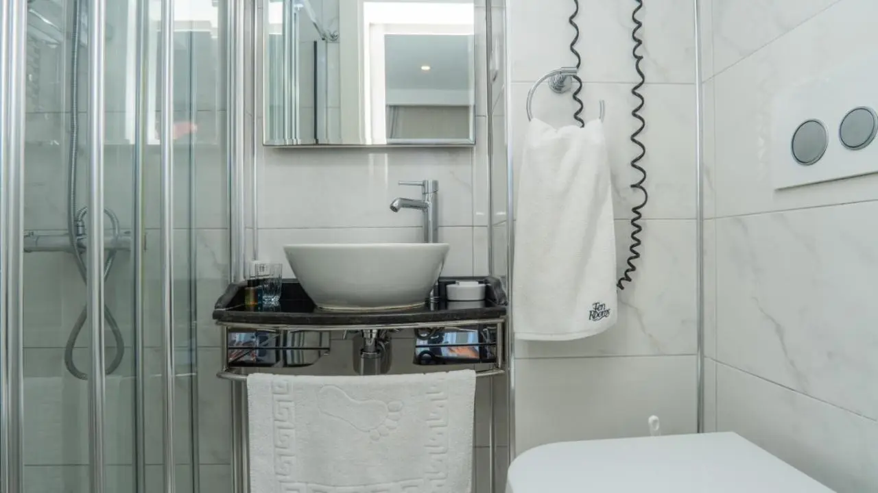 Ten Rooms Istanbul Hotel