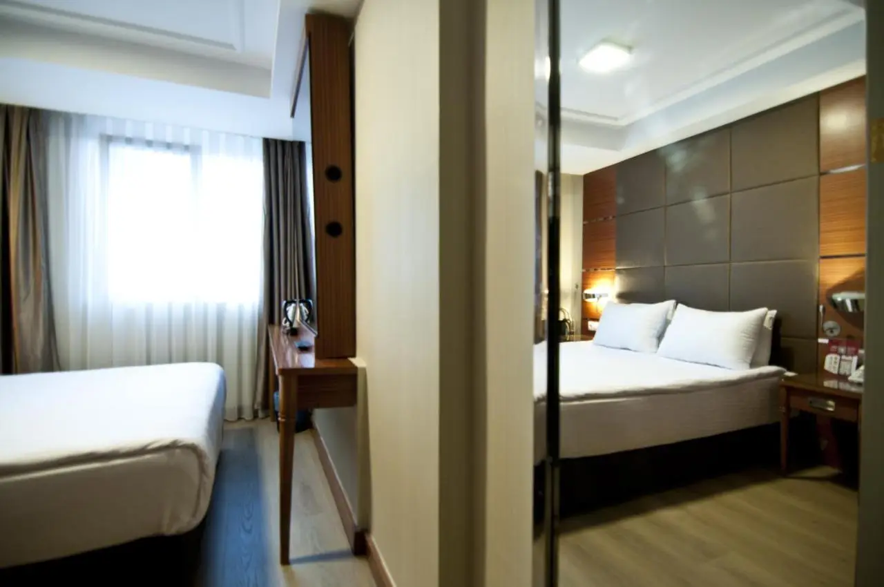 Glorious Hotel