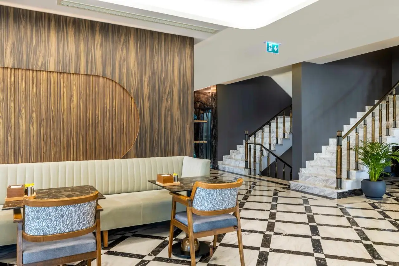 Ezkar Bathonea Art İstanbul