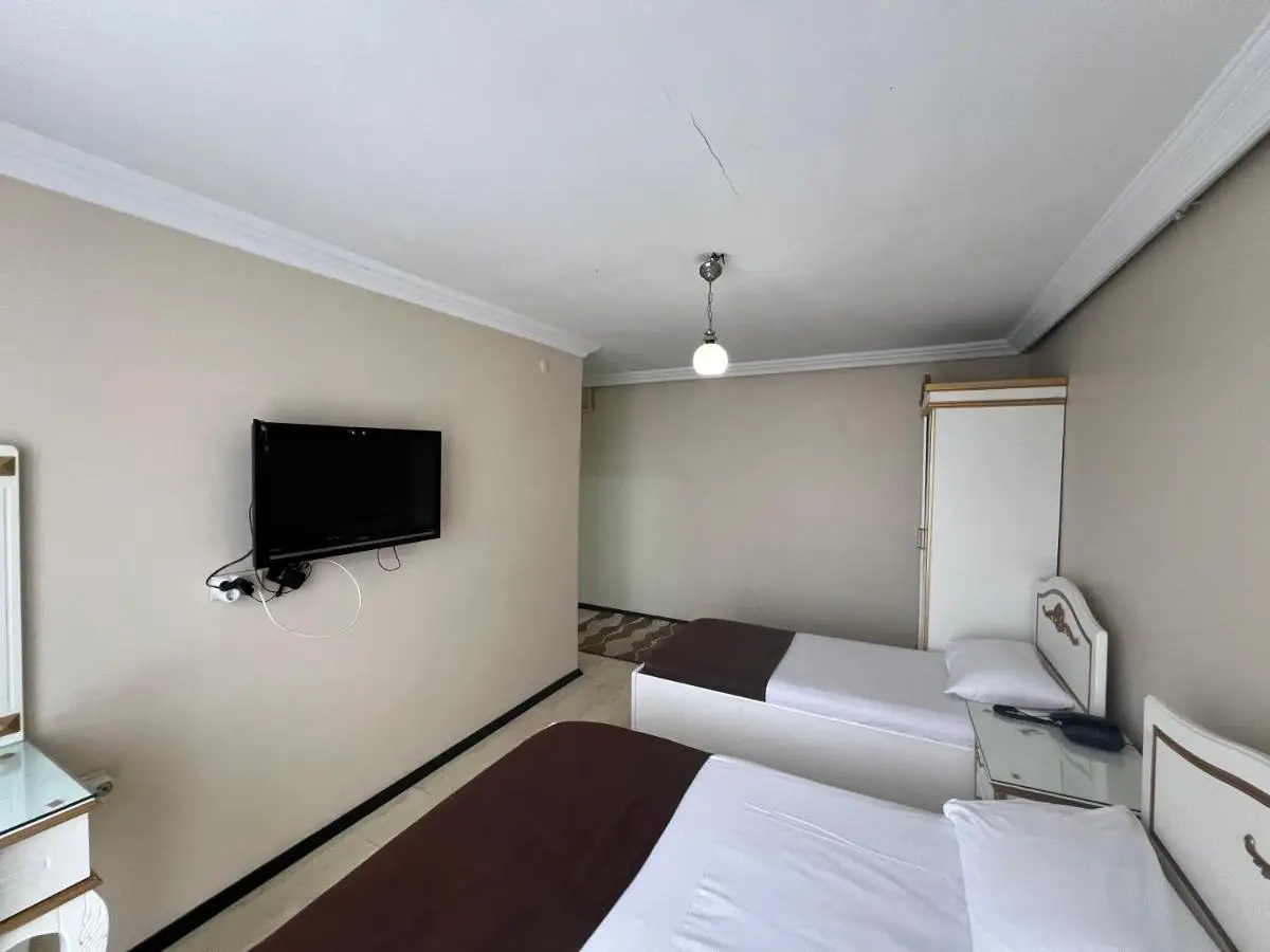 Şeref Hotel