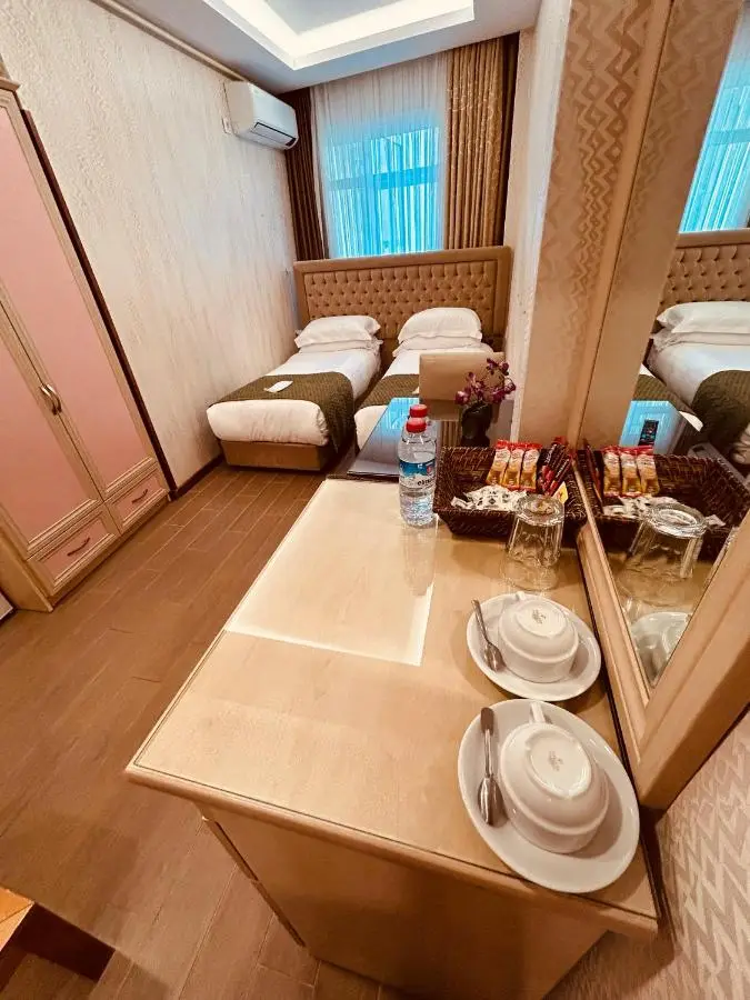 Lily Rooms