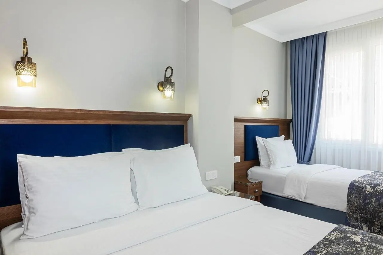 Aristocrat Hotel