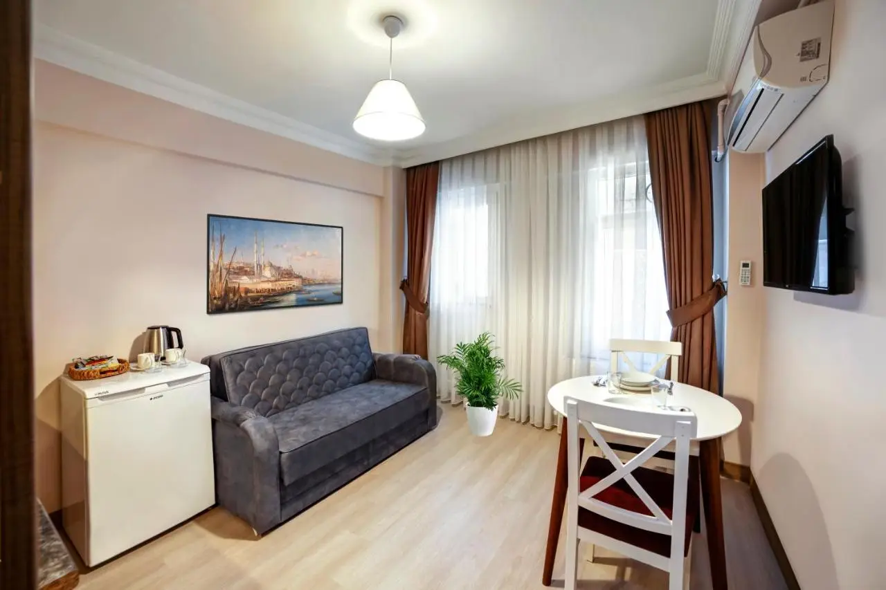 SEVEN ROSES APART HOTEL