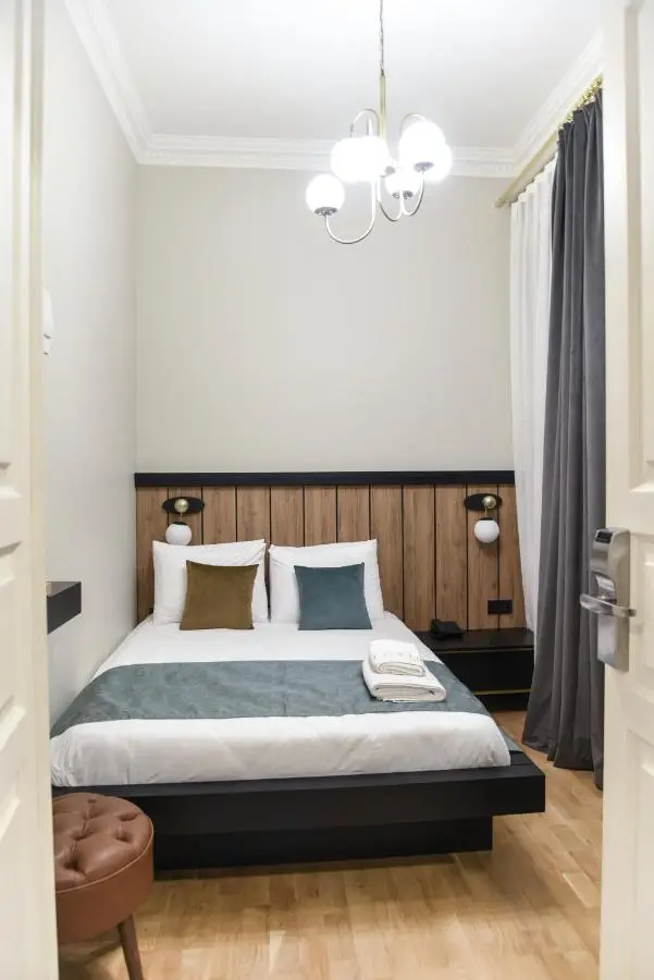 LUXIR HOTEL